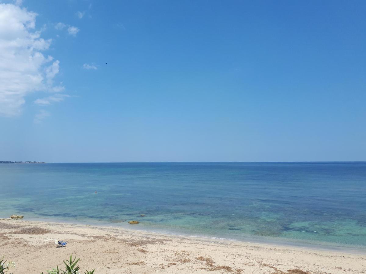 Sea View Life Hotel คารินิ ภายนอก รูปภาพ