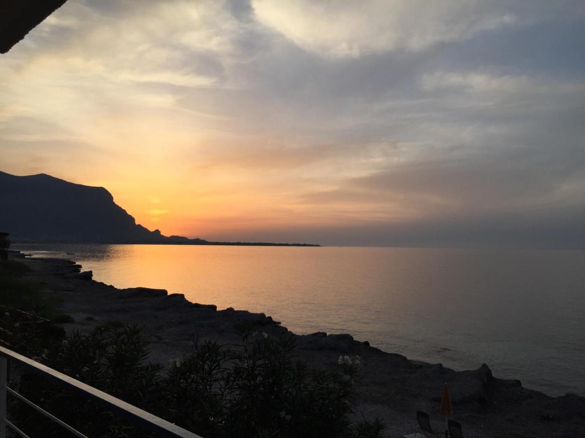 Sea View Life Hotel คารินิ ภายนอก รูปภาพ