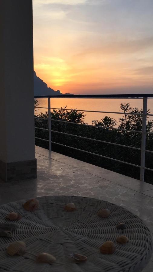 Sea View Life Hotel คารินิ ภายนอก รูปภาพ