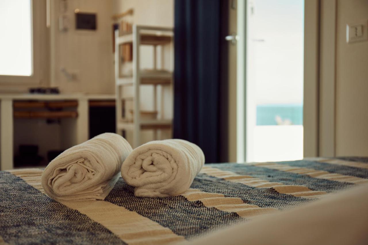 Sea View Life Hotel คารินิ ภายนอก รูปภาพ