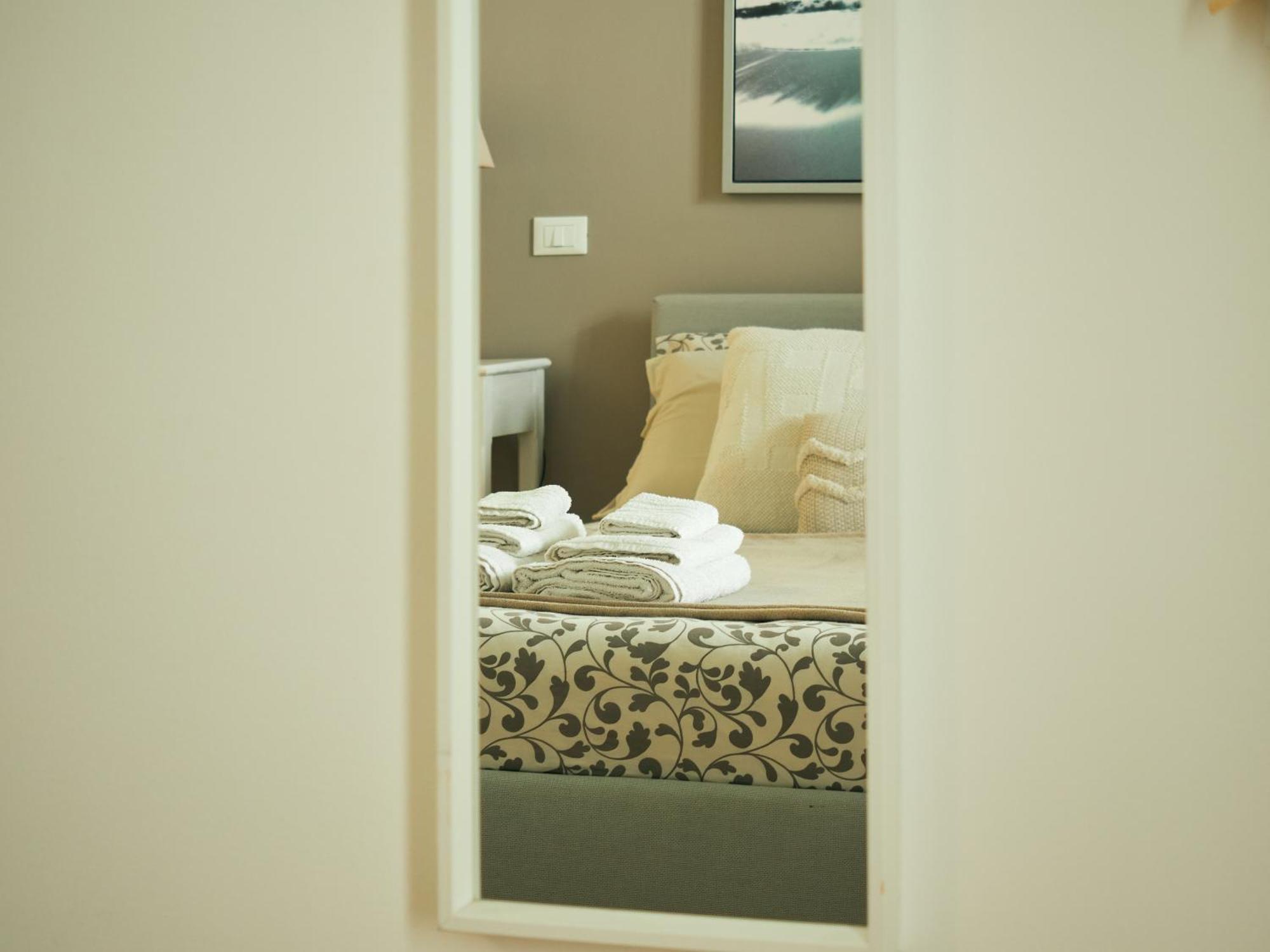 Sea View Life Hotel คารินิ ภายนอก รูปภาพ